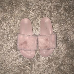 Steve Madden fluffy slides